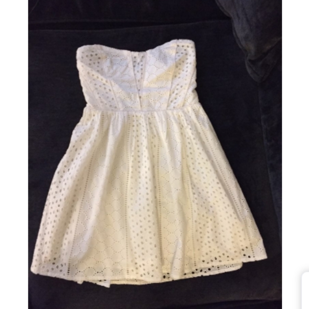 Kimchi Blue Lined Eyelet Strapless Dress Eggshell Size Medium - Picture 3 of 16